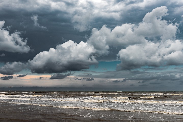 Image: Monsoonal wet season clouds were late to arrive over the Top End. Source: iStock / Armastas