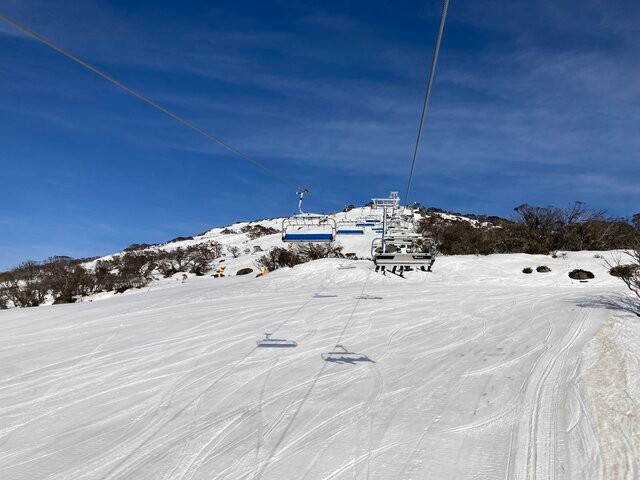 Image: Sunshine and a good late-season cover of soft snow on October 5, 2025, at Perisher. Source: Sage O