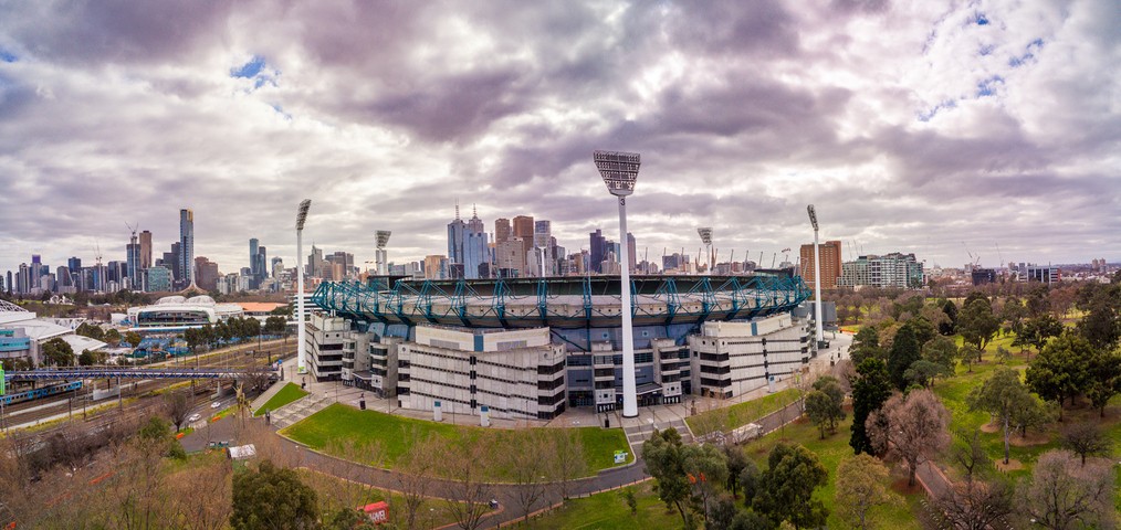 Image: The MCG on a spring day under a mix of cloud and patches of sunshine similar to what could be experienced this Saturday. Source:  istock/danieldep