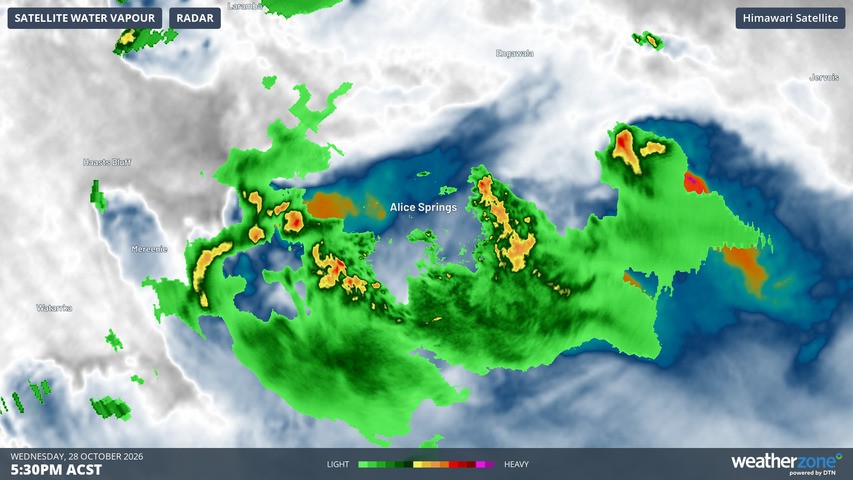 Image: Rain radar and atmospheric water vapour in the vicinity of Alice Springs at 5:30 pm (ACST) on Wednesday, October 28, 2026. Source: Weatherzone