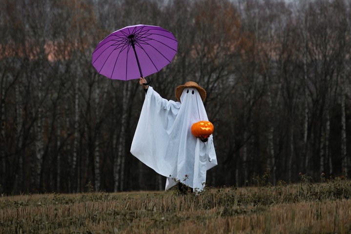 Image: Be prepared for all types of weather conditions and all types of creatures roaming the streets this Halloween in Australia. Source: iStock/Azovsky